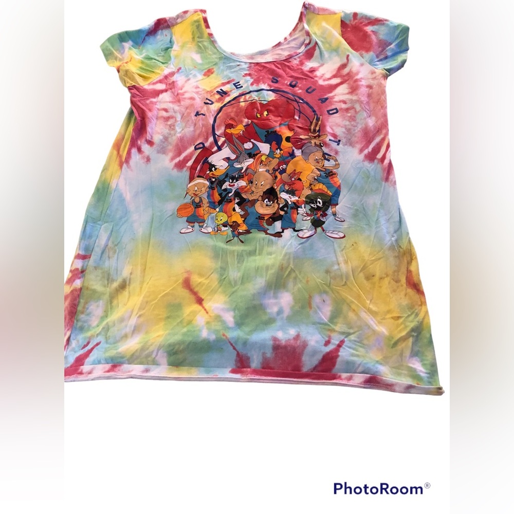 Looney Tunes shirt